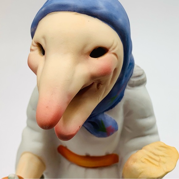 Vintage Porcelain Halloween Candle Lamp Witch Figurine w/ Box Taiwan - Picture 13 of 14